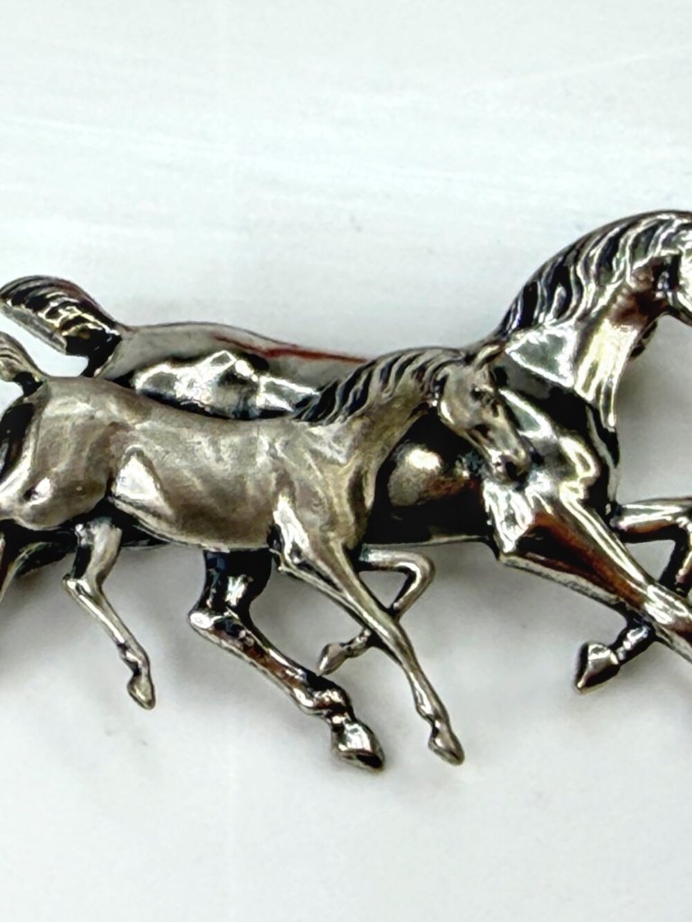 Vintage Beau Sterling Silver Running Horses Mare Foal Brooch Pin  3.4g JR1977